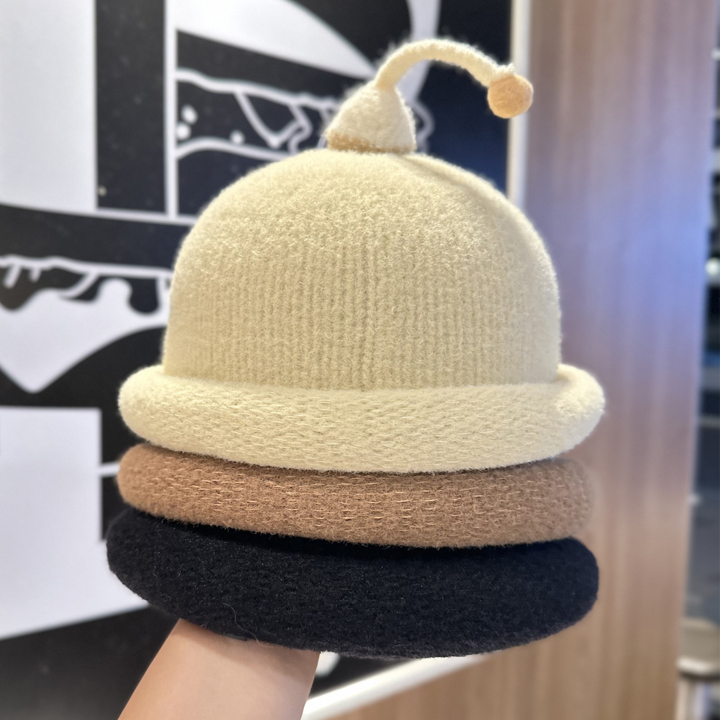 Playful Big-Eyed Garlic Knitte - Beanie Cuffed Knit 리뷰 및 가격